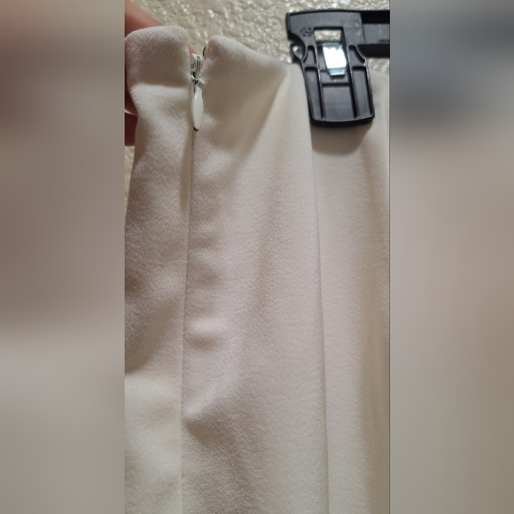 White House Black Market Wide Leg White Pants - Picture 3 of 4